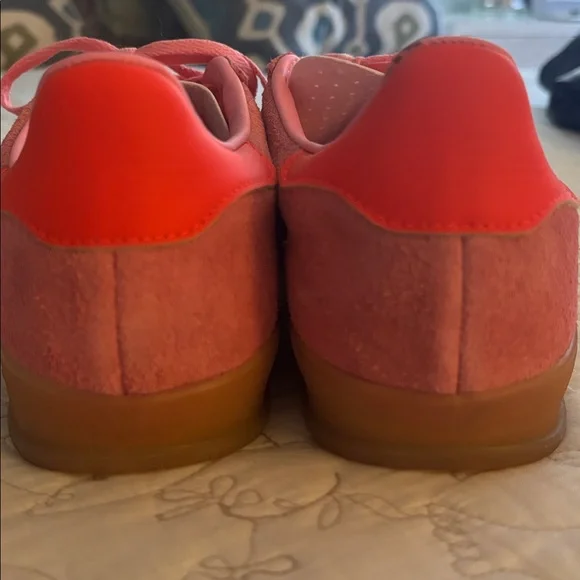NWOT Adidas Gazelle Sneaker, size 8.5 women’s - Picture 3 of 5